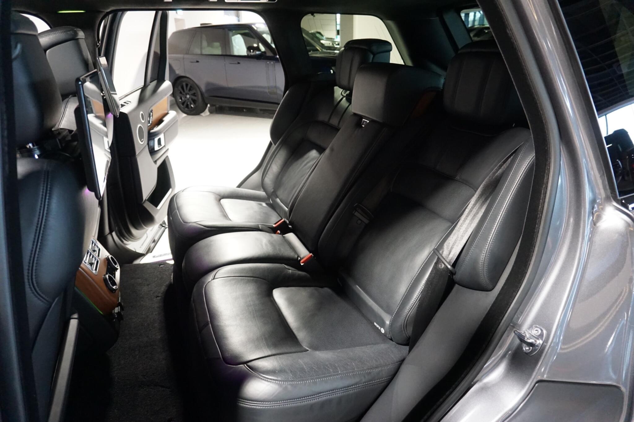Land Rover Range Rover 3.0 SD V6 Autobiography SUV 5dr Diesel Auto 4WD Euro 6 (s/s) (275 ps)